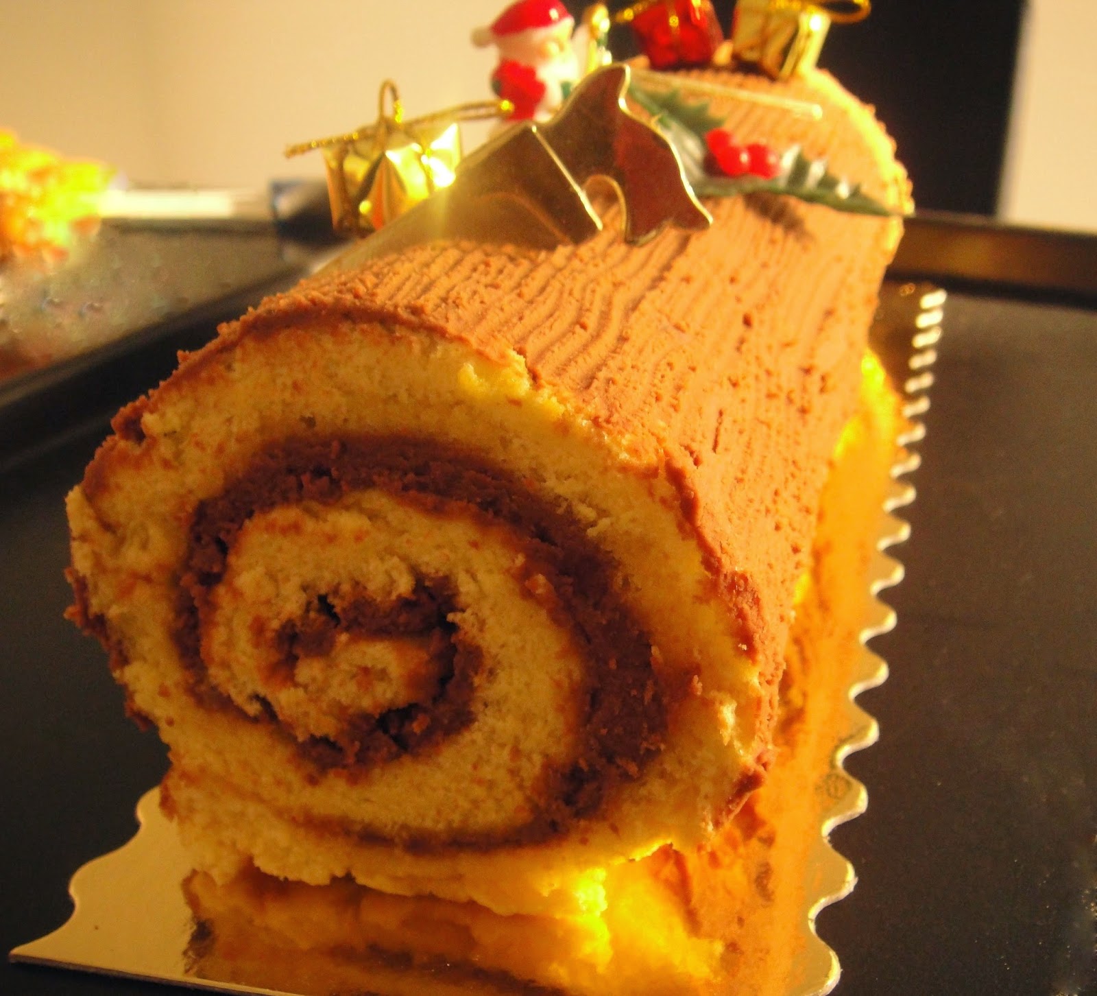 Arôme Framboises: Bûche Mogador - chocolat au lait & fruit de la ...