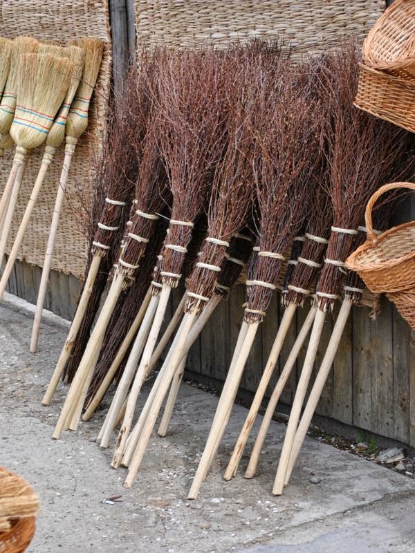 broom-traditional.jpg