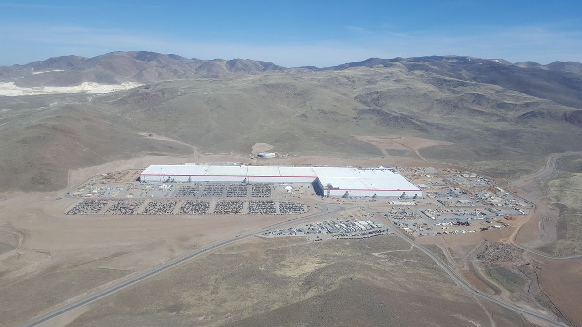 New photos show Tesla's massive Nevada factory is coming along