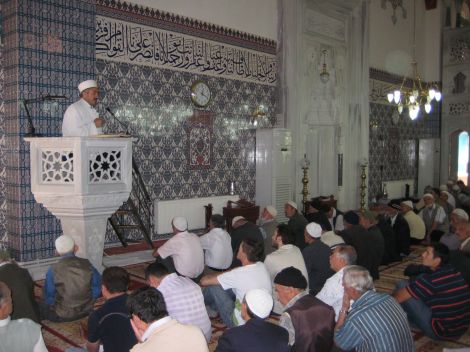 cemaate konu hakkında vaaz verilirken cemaate konu hakkında vaaz verilirken
