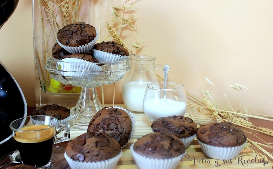 Magdalenas de chocolate y café con chispas de chocolate. Julia y sus recetas