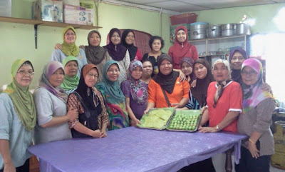 para wanita penghuni kampung para wanita penghuni kampung