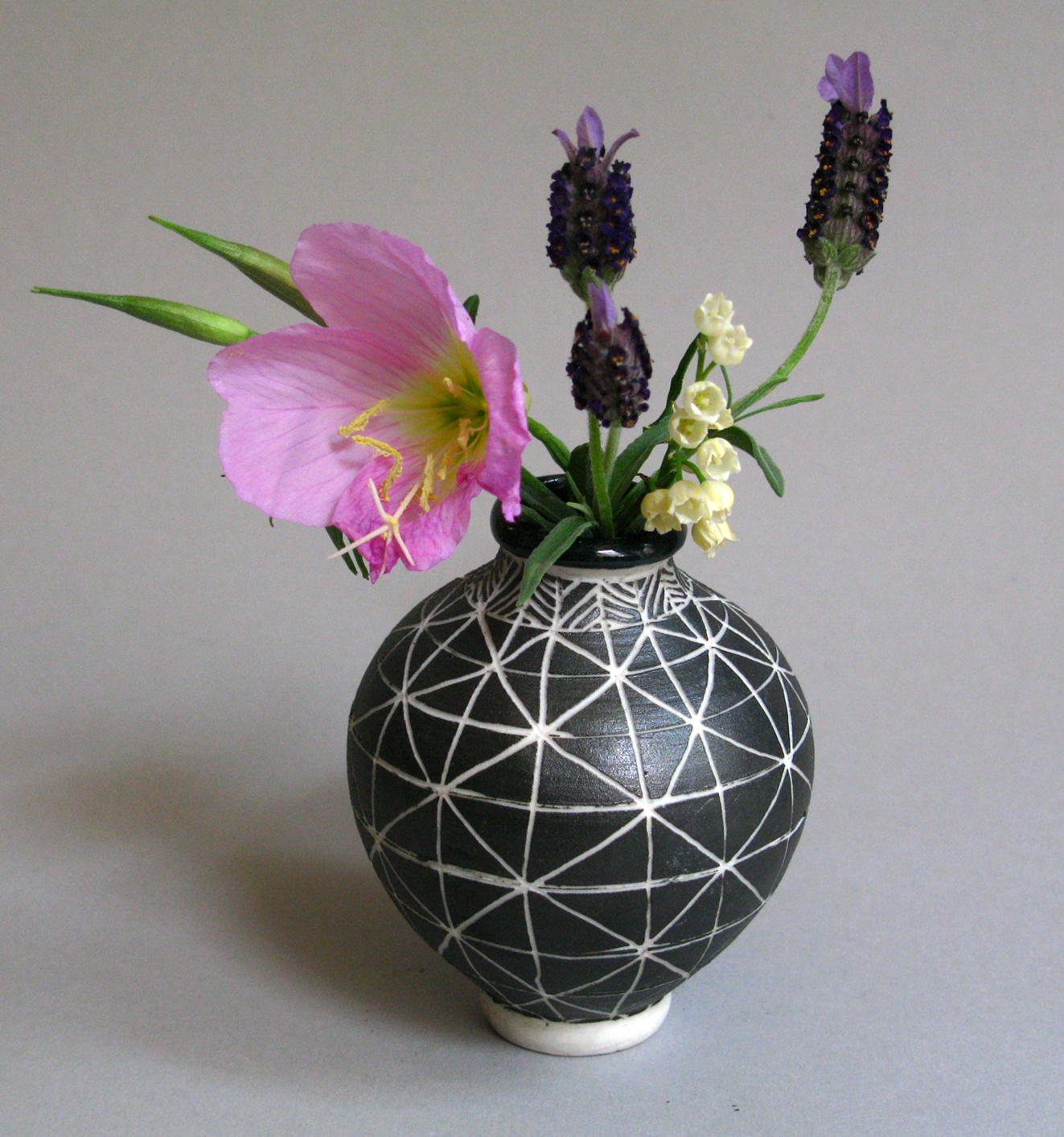 DANA LIGHTBOURNE BECHERT: Geometric Flower Vessels