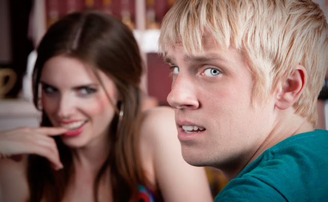10 Biggest Turn Offs For Guys In Girls 10 Biggest Turn Offs For Guys In Girls