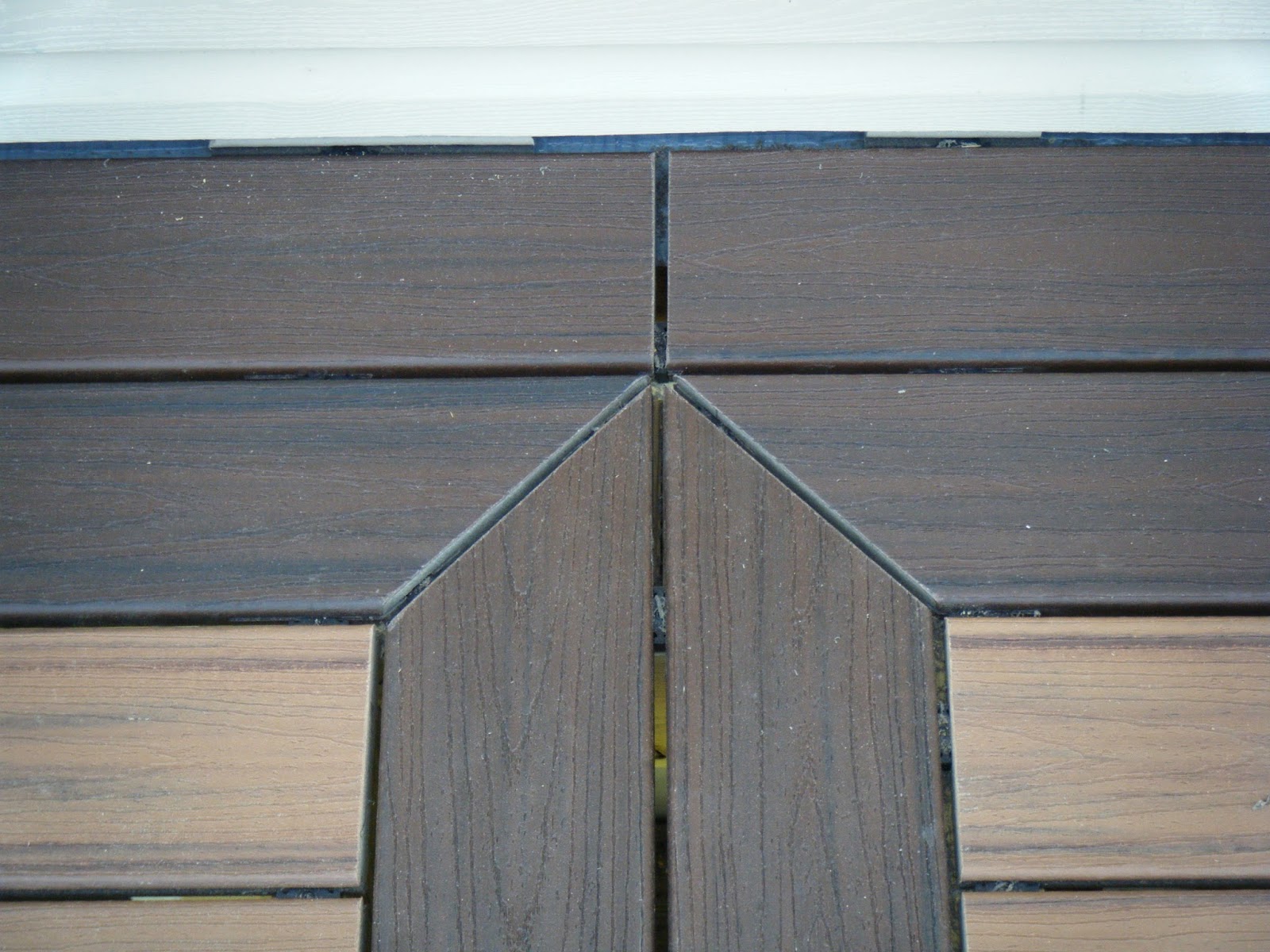 ryan-homes-our-waverly-trex-deck-installation-with-accent-color