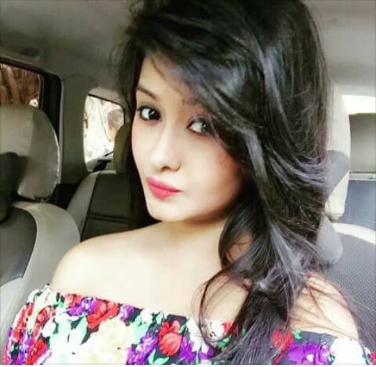 car girl pic Whatsapp Profile Picture, DP, Images Download car girl pic Whatsapp Profile Picture, DP, Images Download