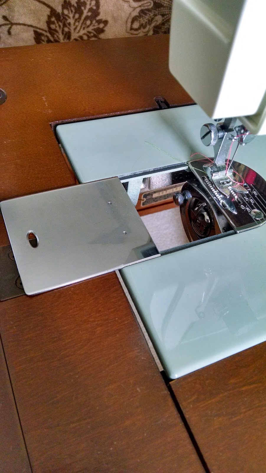 Planet DIY: Threading in the bobbin of a Kenmore Model 33 Sewing Machine