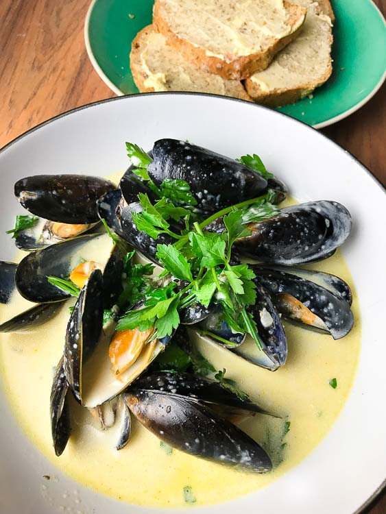 Irish food and recipes Mussels in cream and garlic