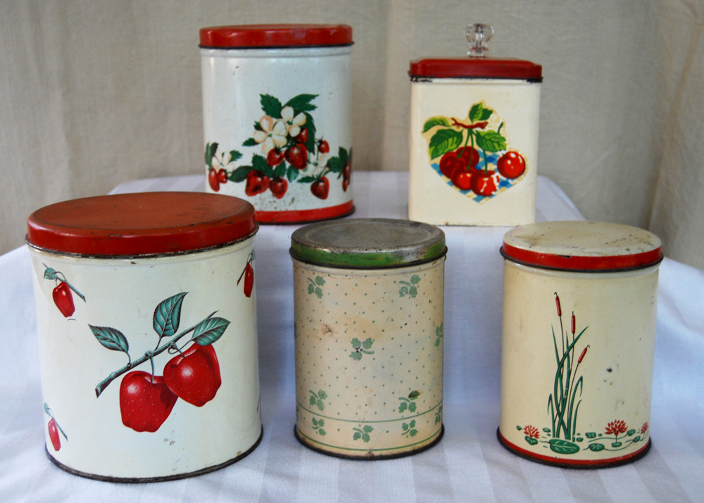 The Copycat Collector COLLECTION 26 Vintage Tin Canisters