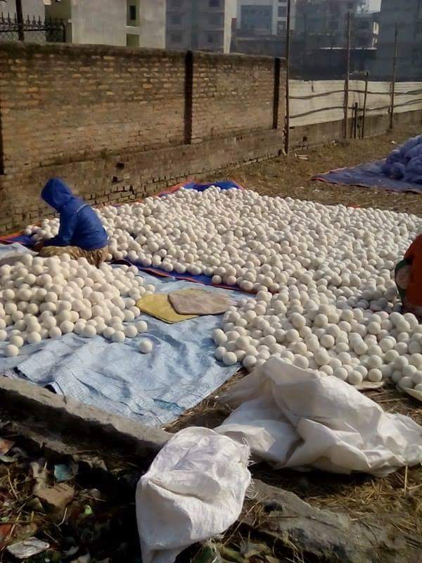 Wool dryer balls (Made in Nepal)
