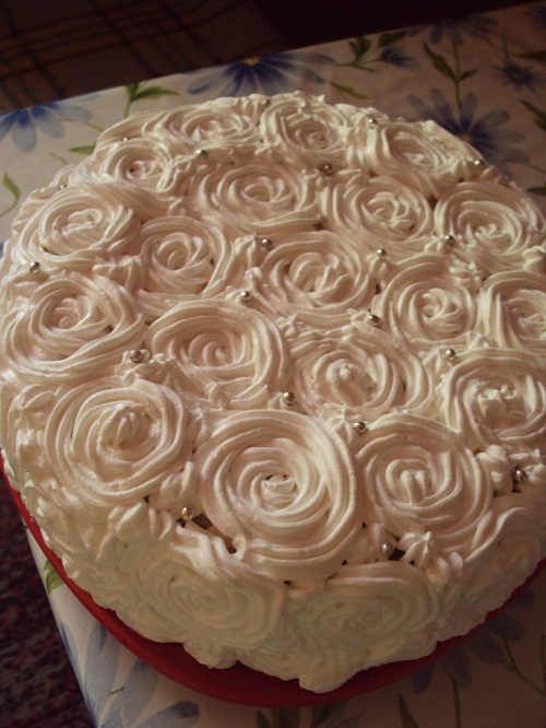 Tort "Buchet de trandafiri albi"