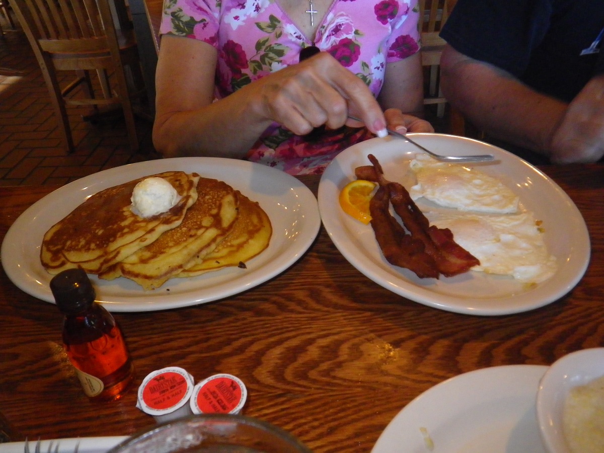 That Food Guy Cracker Barrel Alcoa, Tennessee