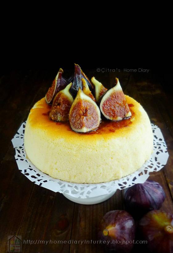 Labneh (strained yogurt) souffle cheesecake with spicy warm honey fig. To get this labneh, you need to drain/ strain plain thick yogurt at least over night or until 24 hour. Keep it inside refrigerator while you drain your yogurt. Use cheese cloth and put on sieve with a bowl for dropping whey underneath. #labneh #creamcheese #healthycreamcheese  #cheesesoufflecake #fig  #spicybakedfig #dessert #soufflecake #citrashomediary #middleeastern #yoghurtdessert