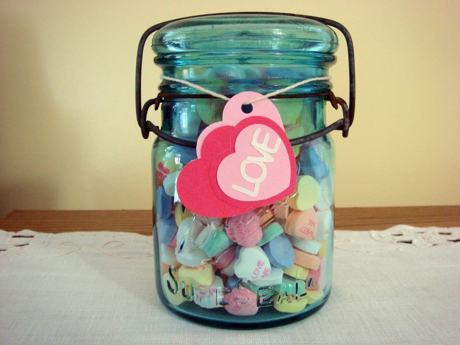 http://4.bp.blogspot.com/-Lc4cjF64I20/TcuV70v2kEI/AAAAAAAAAOw/8zeu5IEsgJU/s1600/Candy+Hearts+Jar.jpg