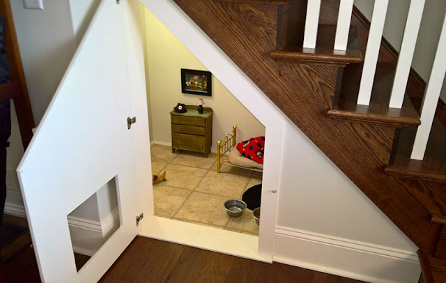 Um quarto debaixo da escada para seu SHIH TZU