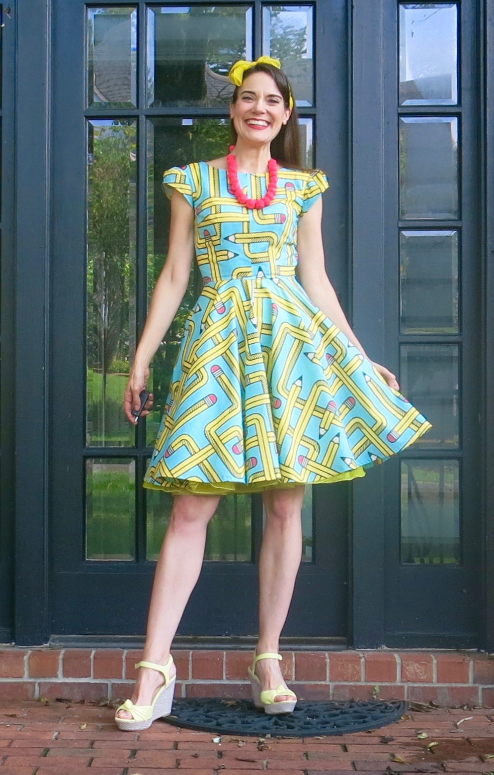 Cassie Stephens: DIY: Back to Art Teacherin' Dress