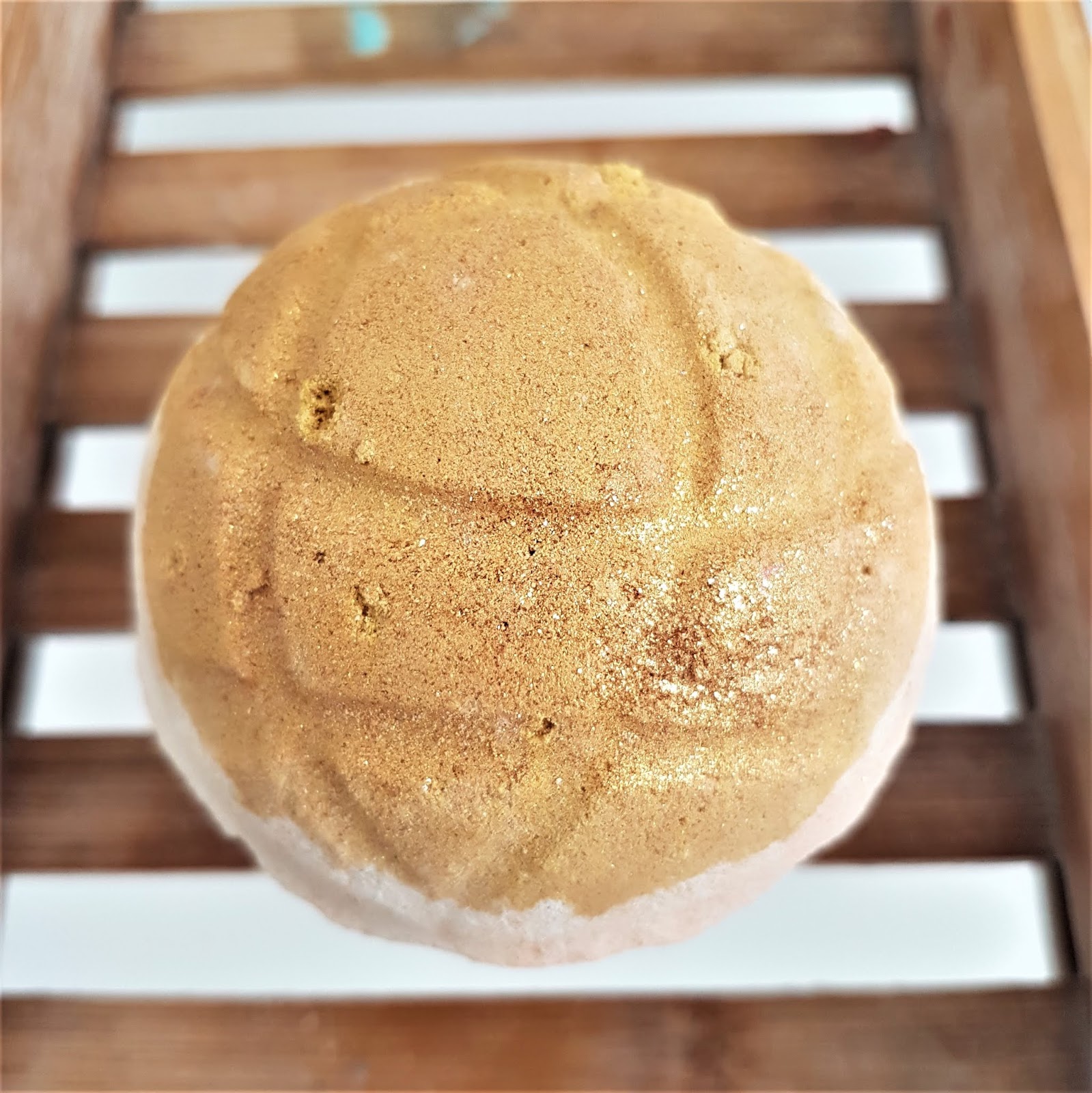 Turmeric Latte Bath Bomb Extra Foam The Lush Box