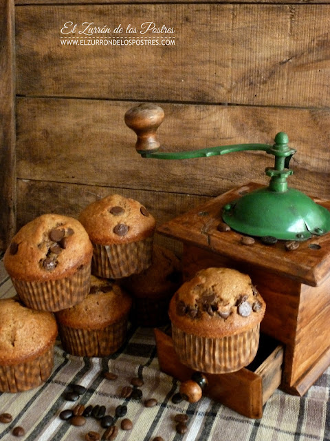 Magdalenas De Café Con Pepitas De Chocolate
