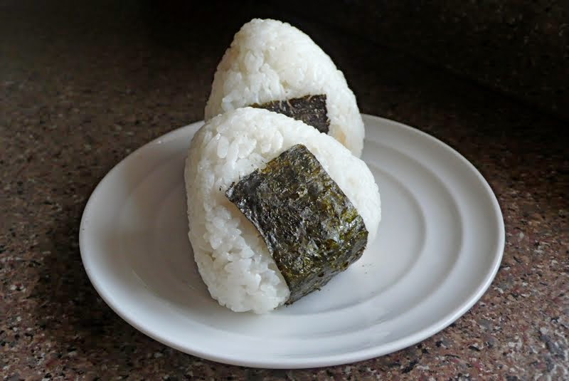 японские онигири. онигири схема приготовления. онигири тайланд. онигири еат. рисовые "колобки" (онигири, омусуби).