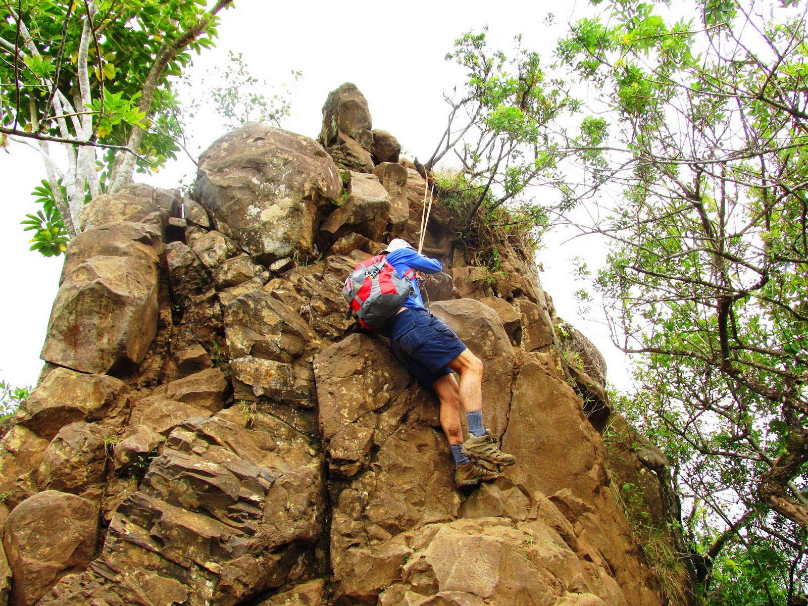 Lazarow WorldHikeAbout 21.03 Oahu—Olomana Peak, a thrilling climb