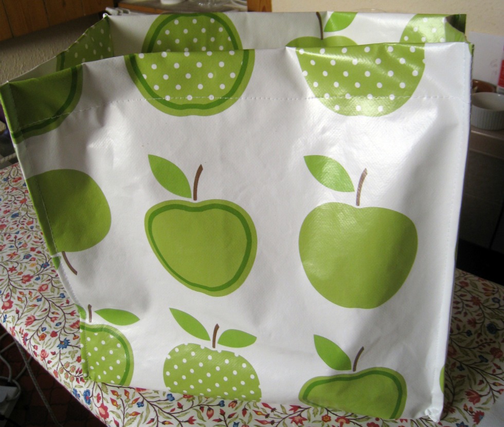 RosMadeMe Bag and Baggage The Oil Cloth Tutorial