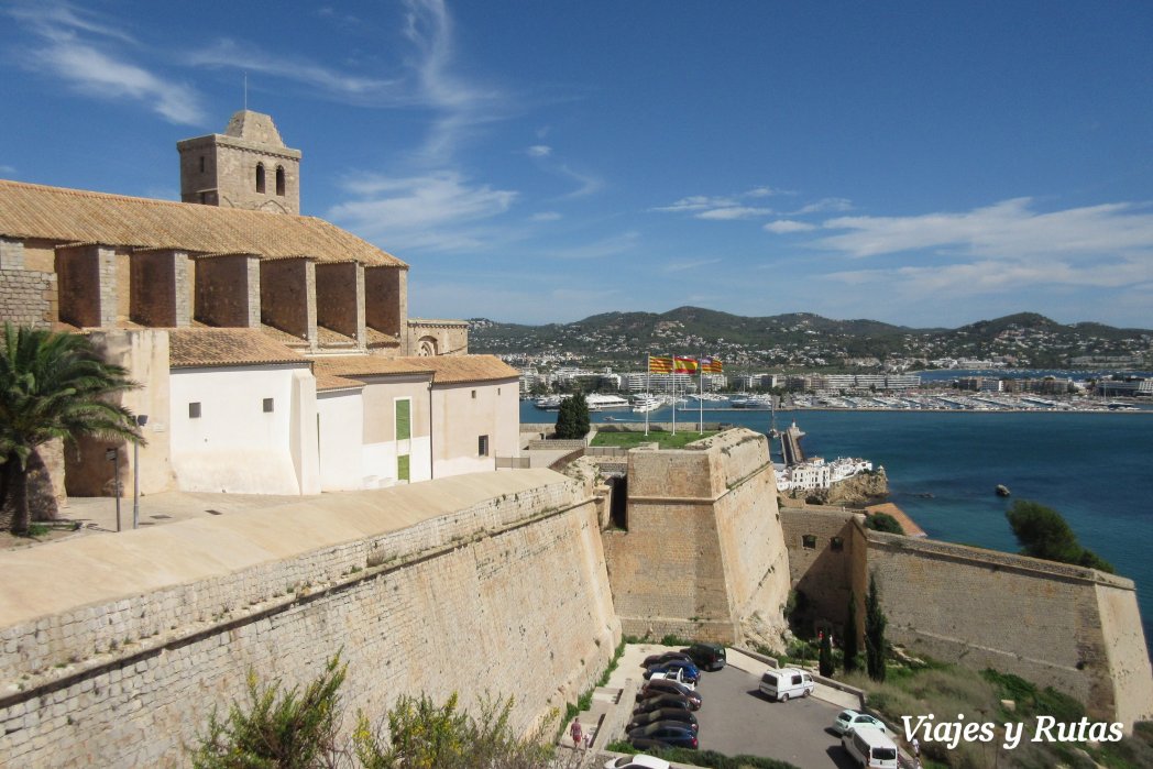 Catedral y murallas de Ibiza
