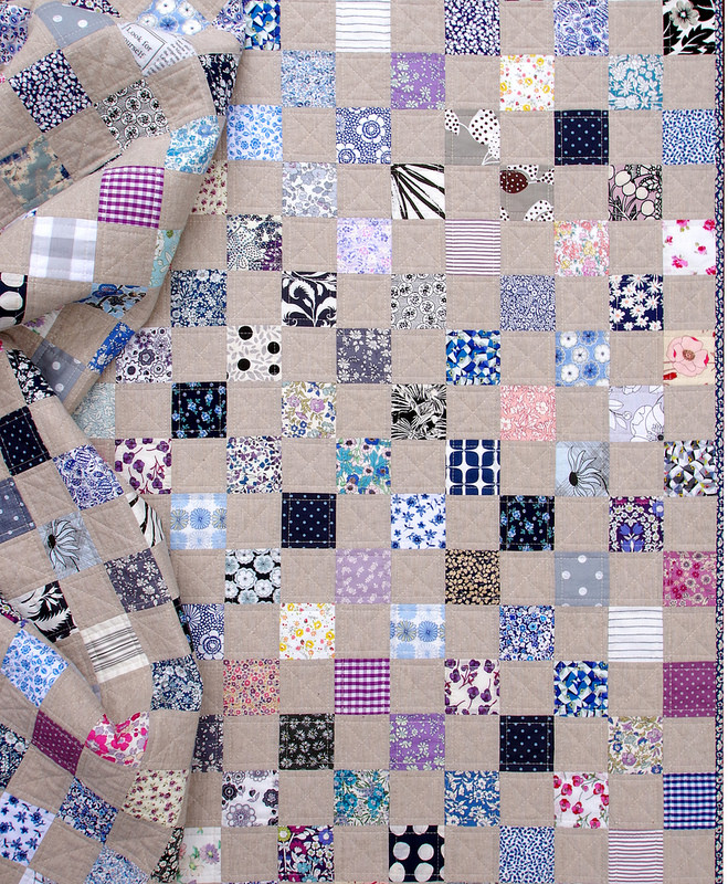 Liberty Tana Lawn and Chambray Checkerboard Quilt - The Blues | © Red Pepper Quilts 2018 #redpepperquilts #checkerboardquilt #patchworkquilt #quilt