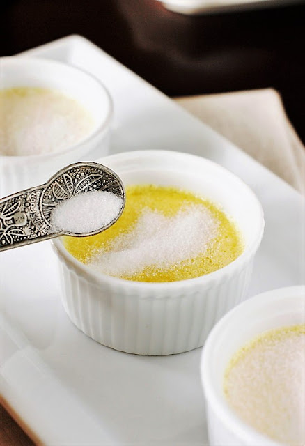 What type of sugar to use for creme brulee topping image