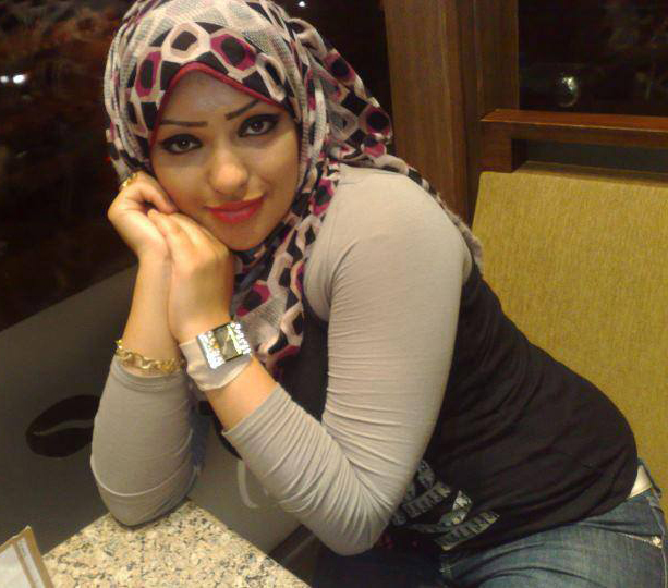 busty ebony babe naked pink hijab amature nude