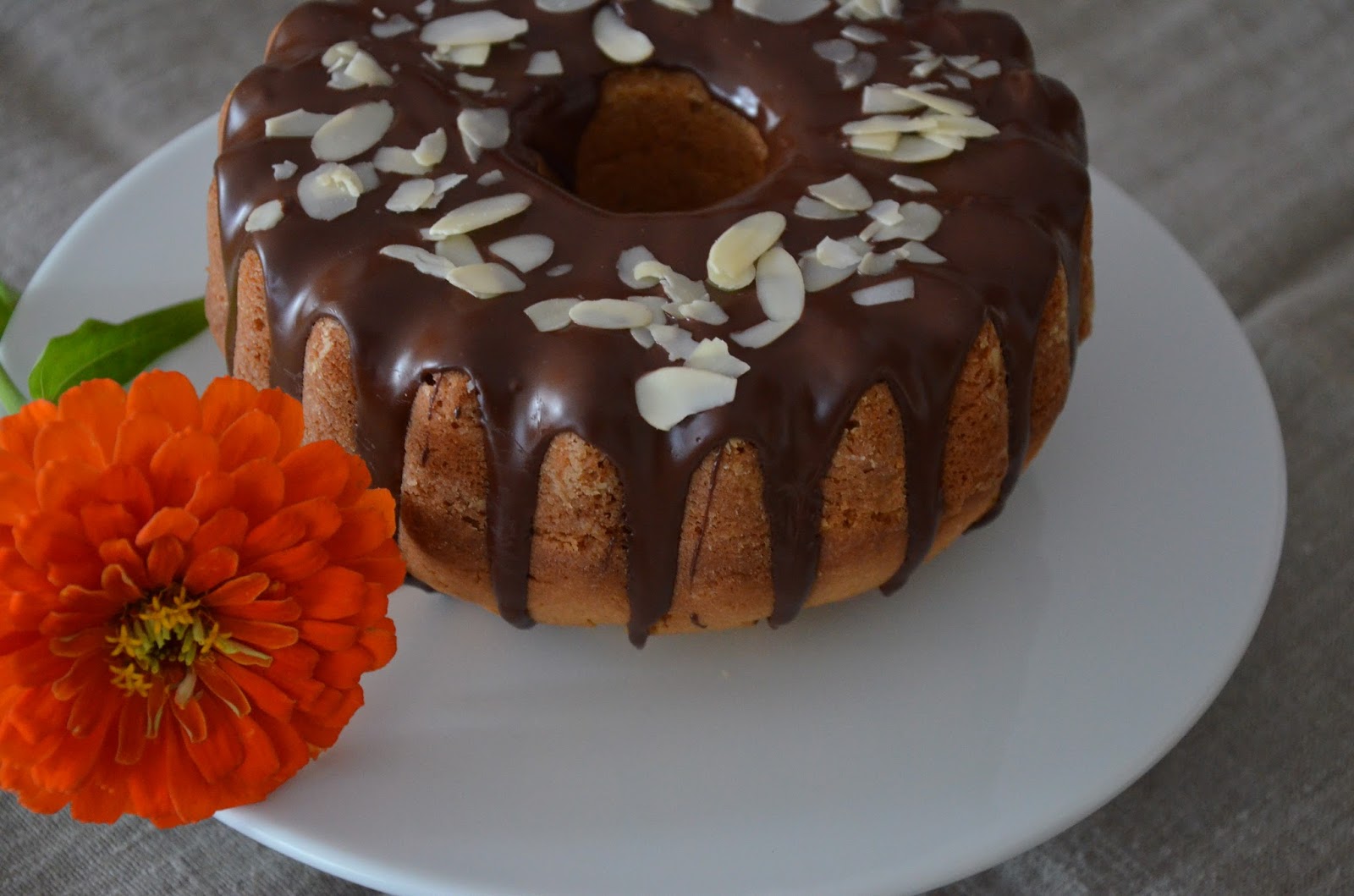 Kleiner Rührkuchen mit Schokoladenguss - Rezeptra - Food and More