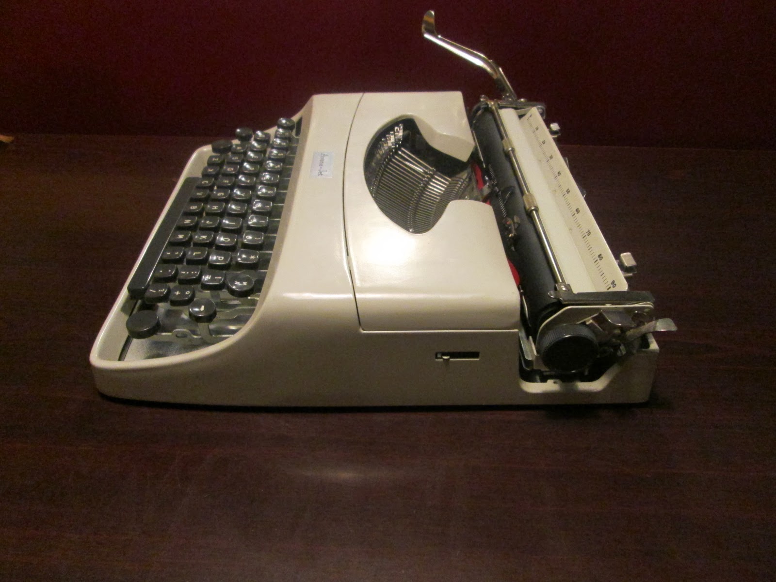 Royal Typewriters Avona Jet, circa 1962