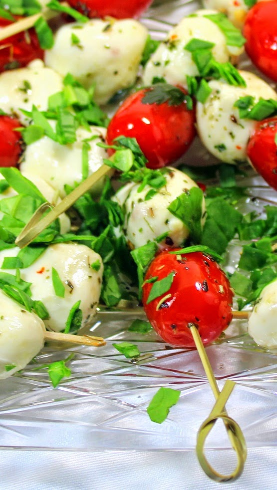 52 Ways to Cook Tomato and Mozzarella Caprese Salad on a Stick 52
