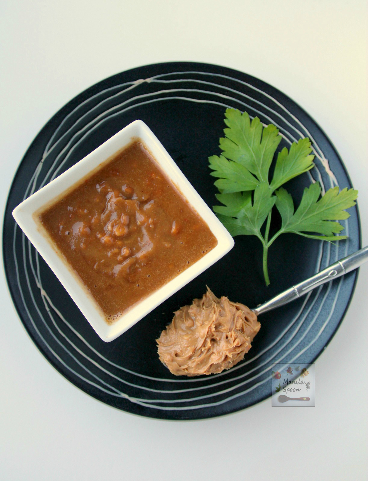Use smooth or crunchy peanut butter to make this easy and tasty Peanut (Satay) Sauce. Serve this as sauce or dip for grilled meat or toss with some noodles for an Asian-inspired dish. | manilaspoon.com