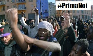 Risultati immagini per immigrati che bivaccano