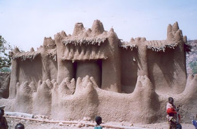 Keunikan-masjid-di-afrika-barat-ini-dibangun-dengan-bantuan-bangsa-jin.jpg Keunikan-masjid-di-afrika-barat-.jpg