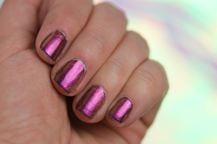 Glam & Shine Beautyblog essence Metal Shock Nail Powder mit Tragebildern