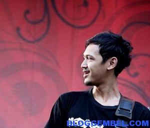 Rezpector Malang: Lirik Lagu Bondan Prakoso And Fade 2 Black - Xpresikan