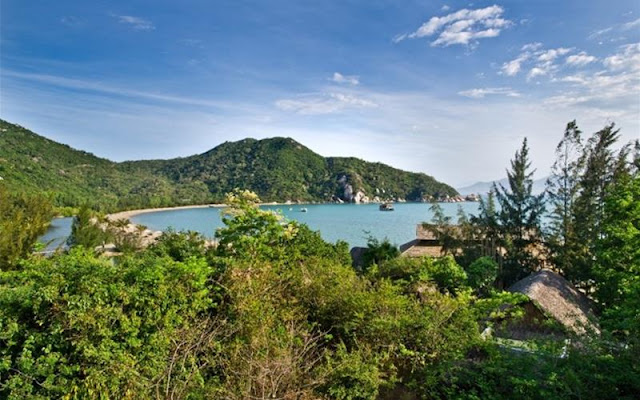 [Image: an-lam-ninh-van-bay10%2B-%2BCopy.jpg]