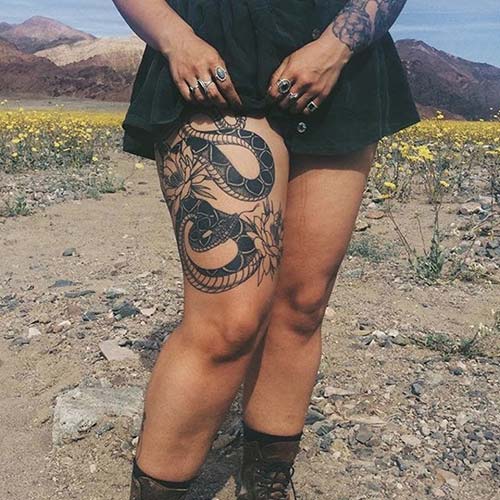 kadın üst bacak yılan dövmesi woman thigh snake tattoo kadın üst bacak yılan dövmesi woman thigh snake tattoo