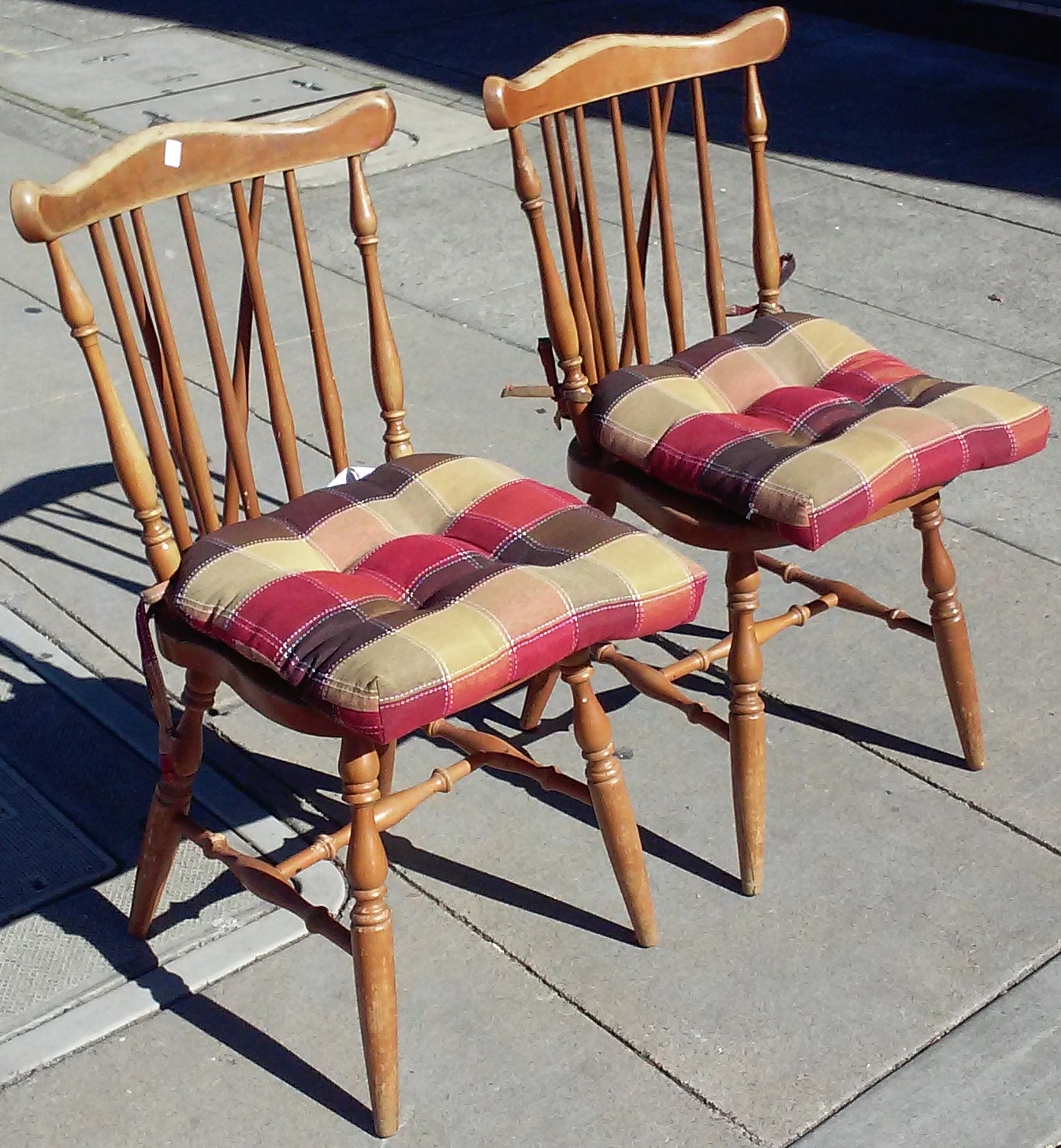 UHURU FURNITURE & COLLECTIBLES SOLD **BARGAIN BUY** 11689 Spindle