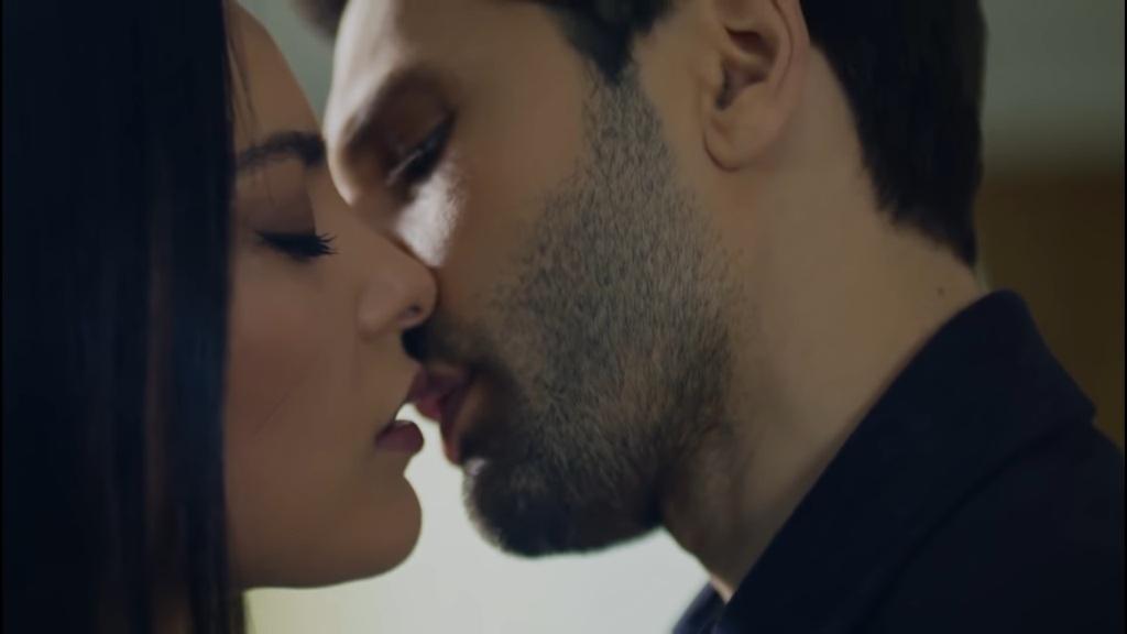 Wieczna miłość odcinek 163: Emir chce wysłać Nihan do USA! Tarik odnajduje Zeynep! [Streszczenie + Zdjęcia]