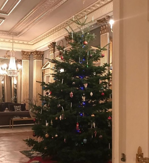 Queens of England Royal Christmas 2017 the Royal Christmas Tree