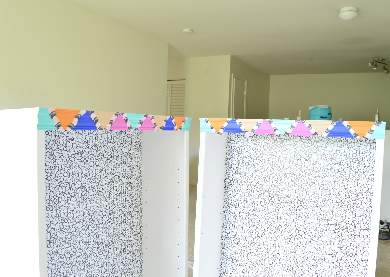 Vikalpah Bookshelf makeover How to add curtains to bookshelf