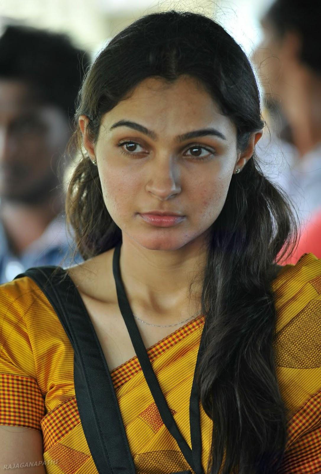 SOUTH ACTRESS ANDREA JEREMIAH IN SAREE NEW STILLS | GATEWAY TO WORLD CINEMA