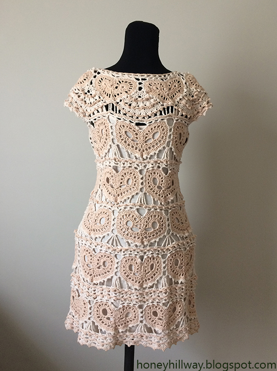 Honey Hill Way: Crochet dress inspired by Vanessa Montoro