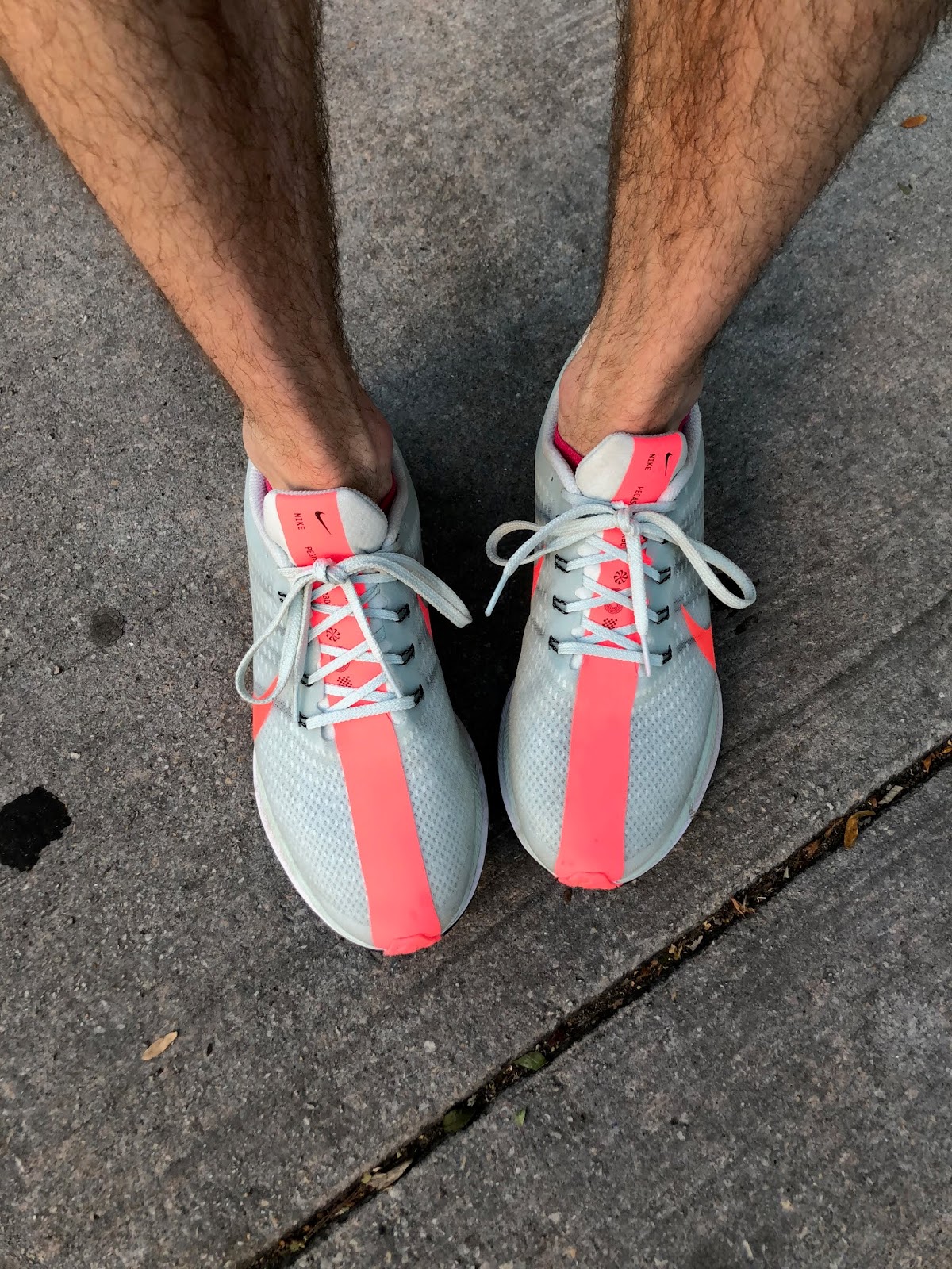 nike shoes with lines on side