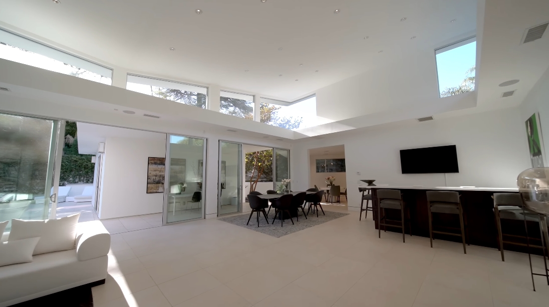 Tour 1003 N Beverly Dr, Beverly Hills Luxury Home vs. 38 Interior Design Photos