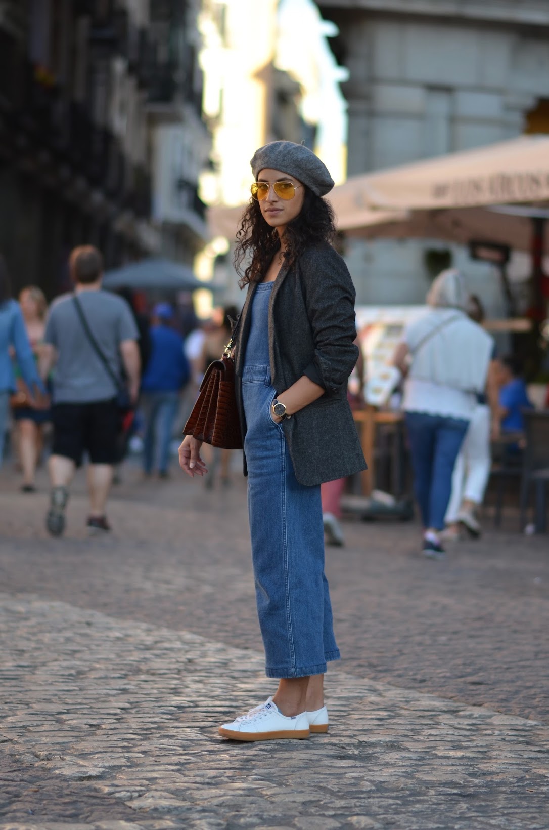Allergic to Vanilla- SF lifestyle blog madrid street style, overalls, madewell overalls, blazer, yellow aviator glasses, beret