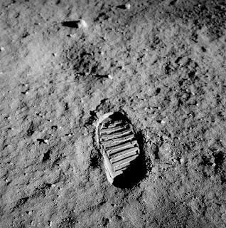 'that’s one small step for a man, one giant leap for mankind ..' 'that’s one small step for a man, one giant leap for mankind ..'
