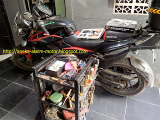 Cara pasang alarm motor Pulsar NS200 Cara pasang alarm motor Pulsar NS200